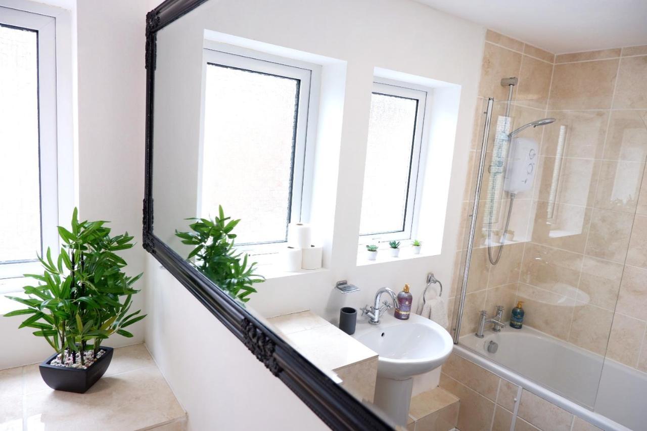 Comfortable And Cozy 4-Bedroom House Near The Hospital 캠브리지 외부 사진