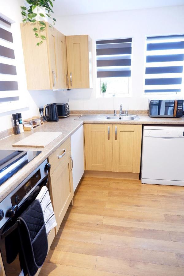 Comfortable And Cozy 4-Bedroom House Near The Hospital 캠브리지 외부 사진
